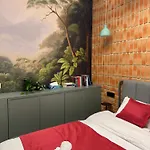 Kai - Glam House 6